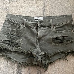 Pistola revolve, size 6, never worn